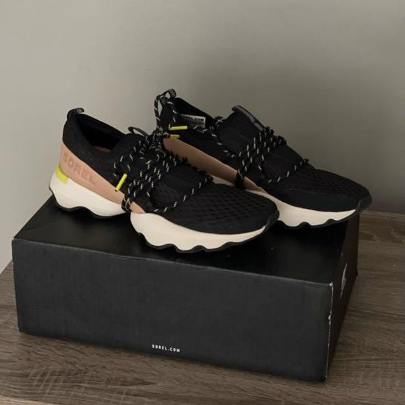 Sorel Shoes - Sorel Women's Kinetic Impact Lace Sneaker - Size 8.5